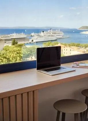 Deluxe Tek Büyük Yataklı Oda, Deniz Manzaralı