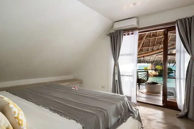 Villa, 5 Yatak Odası, Kişiye Özel Havuzlu, Denize Sıfır