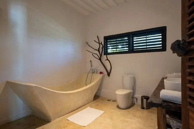 Villa, 5 Yatak Odası, Kişiye Özel Havuzlu, Denize Sıfır