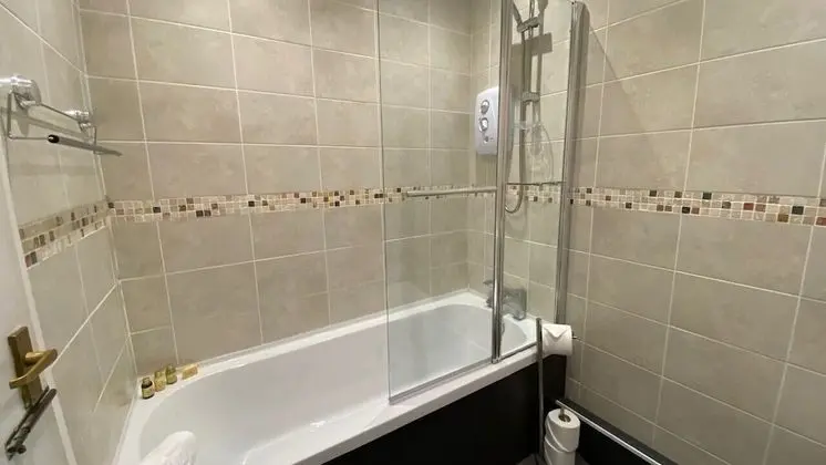 Tek Büyük Yataklı Oda, Banyolu/Duşlu (Duddon)