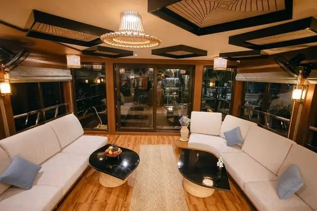 Luxury Tek Büyük Yataklı Oda