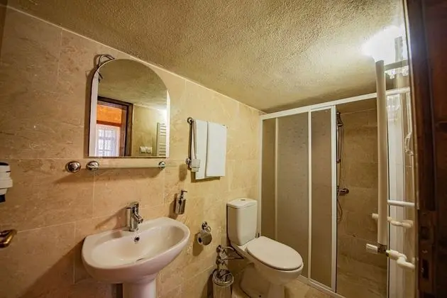Standard Tek Büyük veya İki Ayrı Yataklı Oda