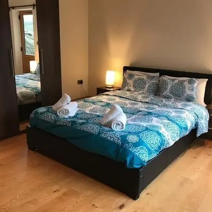 Premium Tek Büyük Yataklı Oda