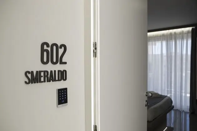 Superior Tek Büyük Yataklı Oda, Balkon, Şehir Manzaralı