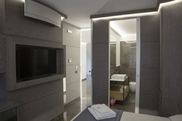 Superior Tek Büyük Yataklı Oda, Balkon, Şehir Manzaralı