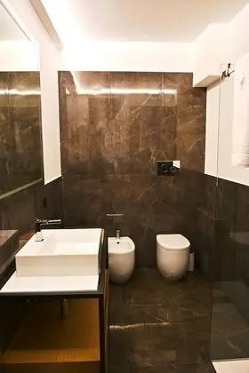 Superior Tek Büyük Yataklı Oda, Balkon, Şehir Manzaralı