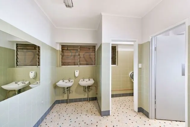 Economy Tek Büyük Yataklı Oda, Ortak Banyo