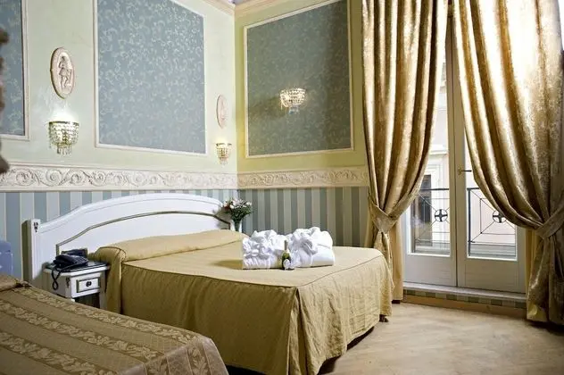 Deluxe Üç Kişilik Oda
