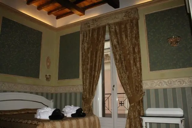 Deluxe Üç Kişilik Oda