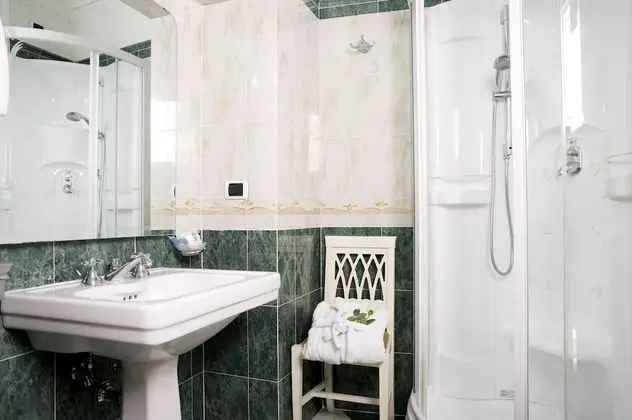 Deluxe Üç Kişilik Oda