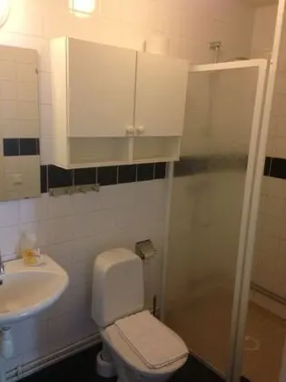 Tek Büyük Yataklı Oda, Ortak Banyo