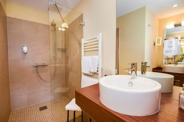 Comfort Tek Büyük veya İki Ayrı Yataklı Oda, Balkon