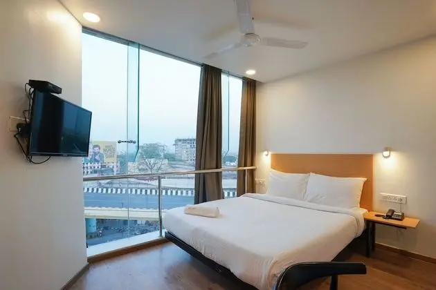 Premium Tek Büyük Yataklı Oda