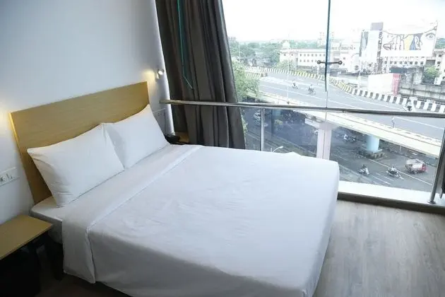 Premium Tek Büyük Yataklı Oda