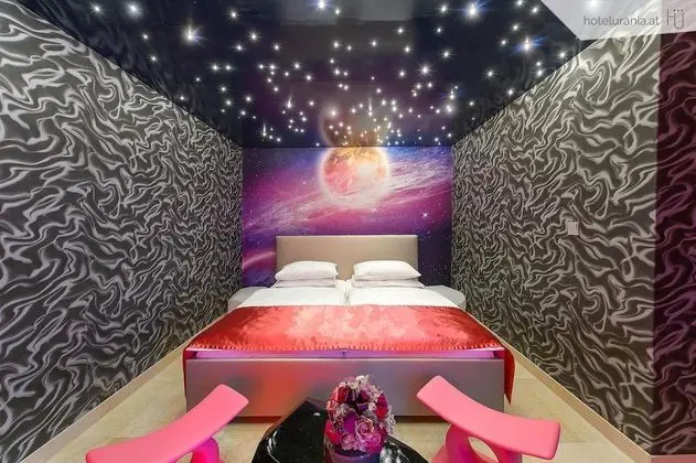 Theme Room