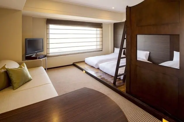 Oda, Sigara İçilmez (At Home Room)