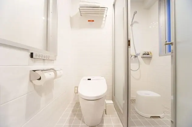 Tek Büyük Yataklı Oda, Sigara İçilmez (with shower booth)