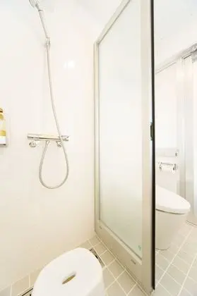 Tek Büyük Yataklı Oda, Sigara İçilmez (with shower booth)