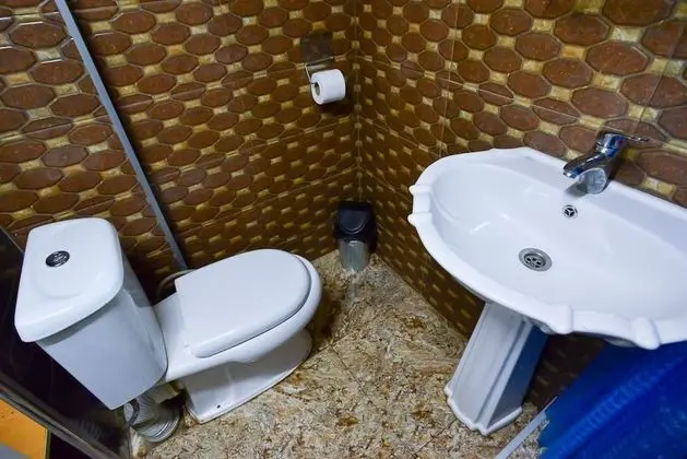 Classic Dört Kişilik Oda, Ortak Banyo