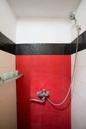 Standard Üç Kişilik Oda, Ortak Banyo