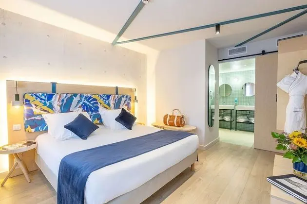 Süit, 1 En Büyük (King) Boy Yatak, Sigara İçilmez (with Single Sofabed;with Sofabed)