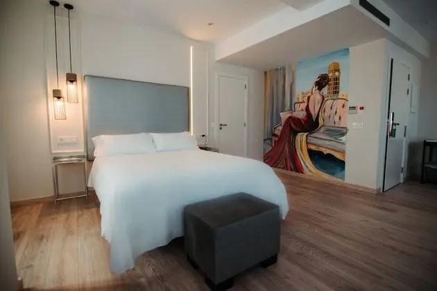 Deluxe Tek Büyük Yataklı Oda