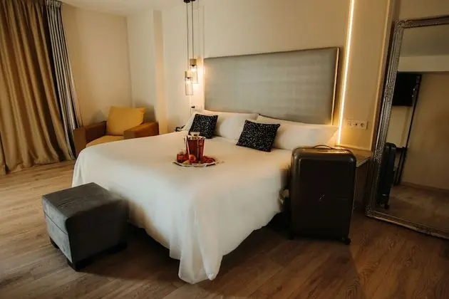 Deluxe Tek Büyük Yataklı Oda