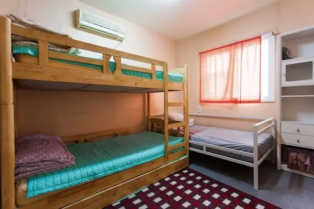Üç Kişilik Oda (3 Single Beds, 1 Cot)