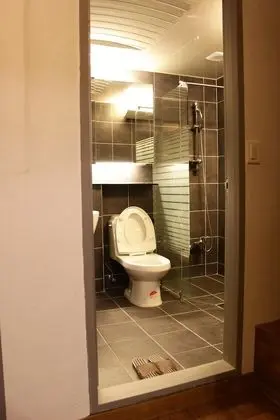 Ortak Ranzalı Oda, Sadece kadınlar için