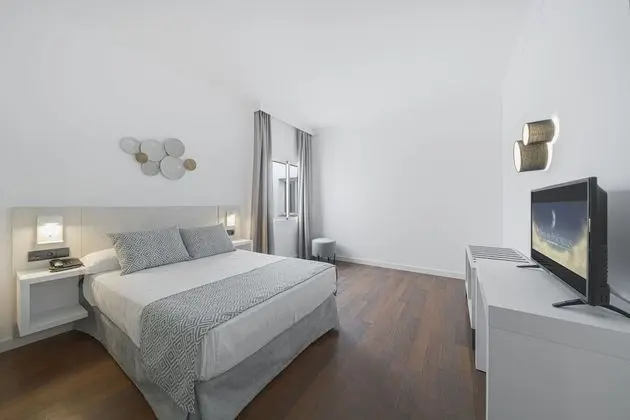Tek Büyük veya İki Ayrı Yataklı Oda