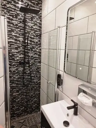 Tek Büyük Yataklı Oda, Özel Banyo
