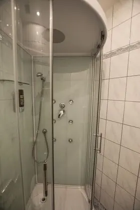 Tek Büyük Yataklı Oda, Özel Banyo