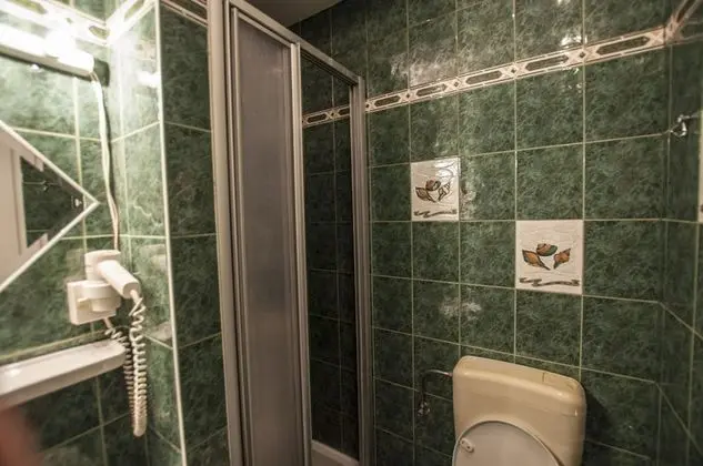 Üç Kişilik Oda, Özel Banyo