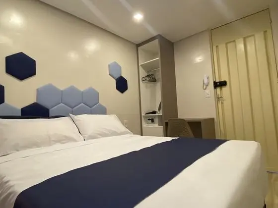 City Tek Büyük Yataklı Oda