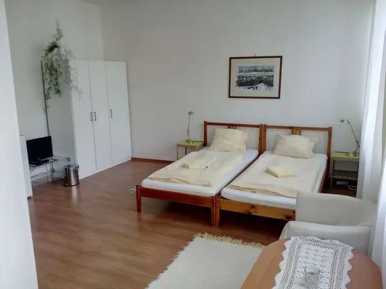 Apart Daire, 3 Yatak Odası, Sigara İçilmez, Küçük Mutfak