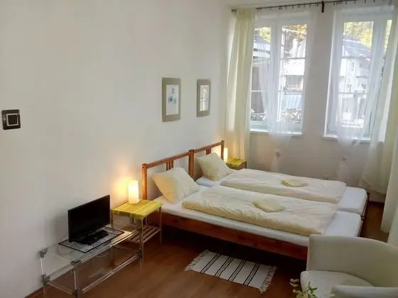 Apart Daire, 3 Yatak Odası, Sigara İçilmez, Küçük Mutfak