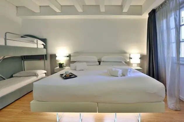 Dört Kişilik Oda, Sigara İçilmez