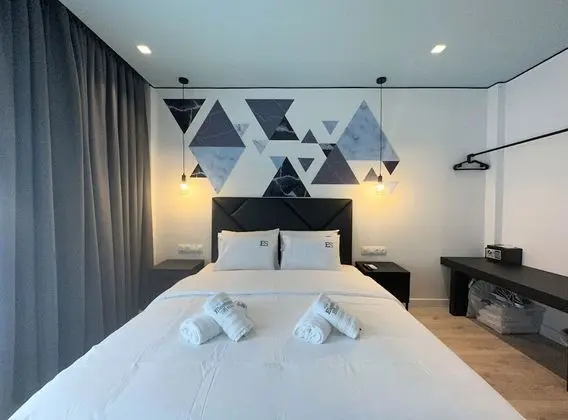 Standard Tek Büyük Yataklı Oda