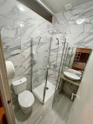 Private sleeping pod in 8 people dormitory