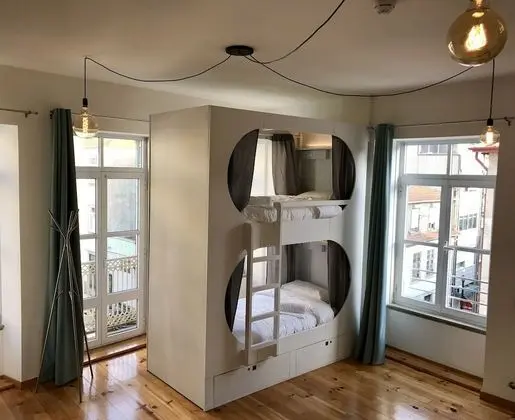 Private sleeping pod in 8 people dormitory