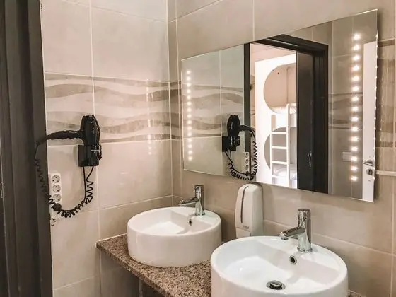 Private sleeping pod in 8 people dormitory (with Garden View)