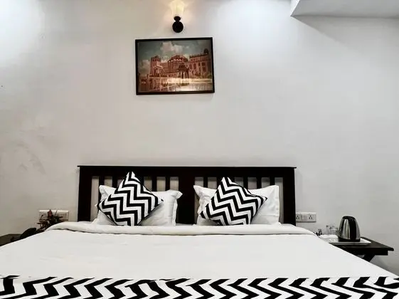 Luxury Tek Büyük Yataklı Oda