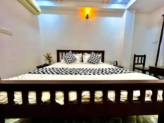 Luxury Tek Büyük Yataklı Oda