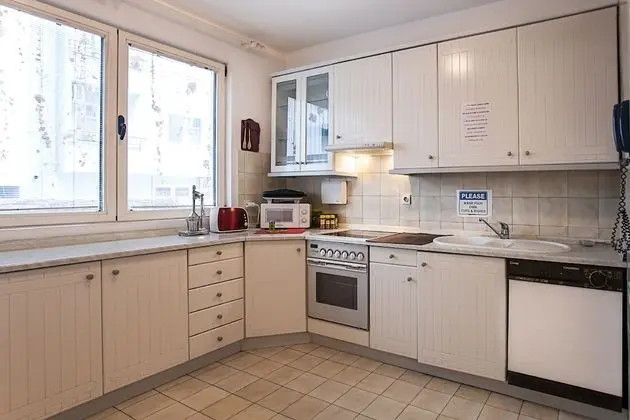 Basic Tek Büyük Yataklı Oda, 1 Çift Kişilik Yatak, Ortak Banyo