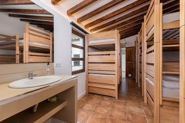 Ortak Ranzalı Oda, Ortak Banyo (1 bed in a 10 bed dorm)