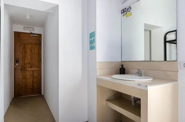 Ortak Ranzalı Oda, Ortak Banyo (1 bed in a 8 bed dorm)