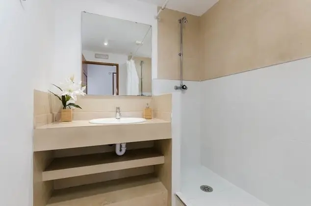 Ortak Ranzalı Oda, Ortak Banyo (1 bed in a 8 bed dorm)