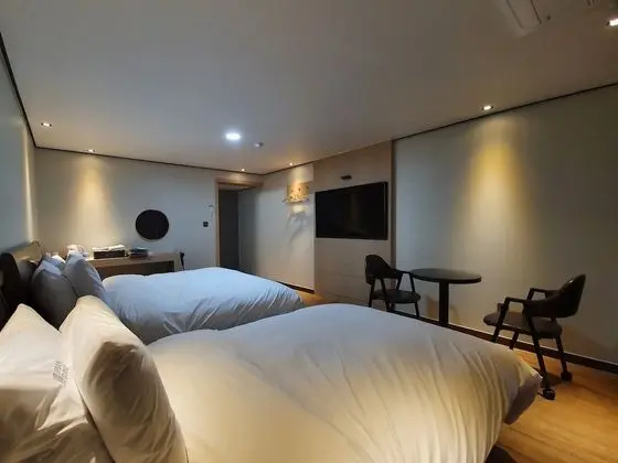 İki Ayrı Yataklı Oda, Sigara İçilmez, Okyanus Manzaralı