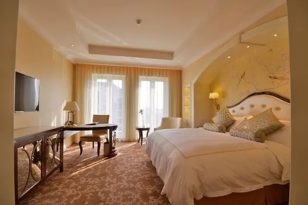 Deluxe Tek Büyük Yataklı Oda