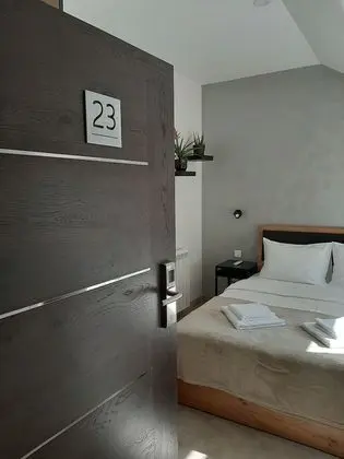 Standard Tek Büyük Yataklı Oda